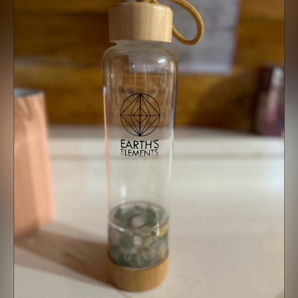 New Crystal water bottle with bamboo airtight lid and wrist strap